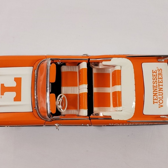 Danbury Mint UT 1957 Chevy Bel Air - Picture 7 of 8